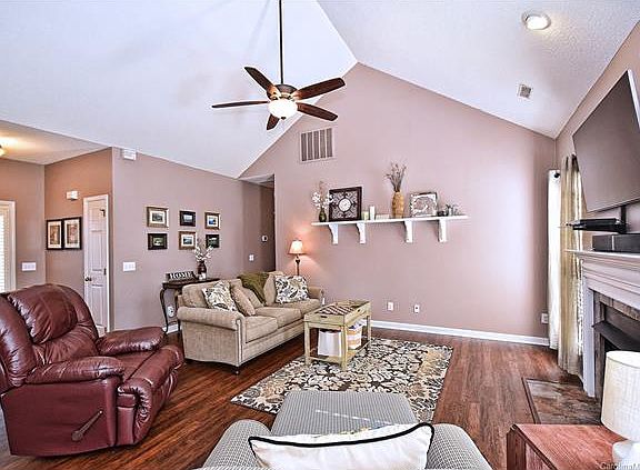 3rd image of 2905 Holcroft Ct