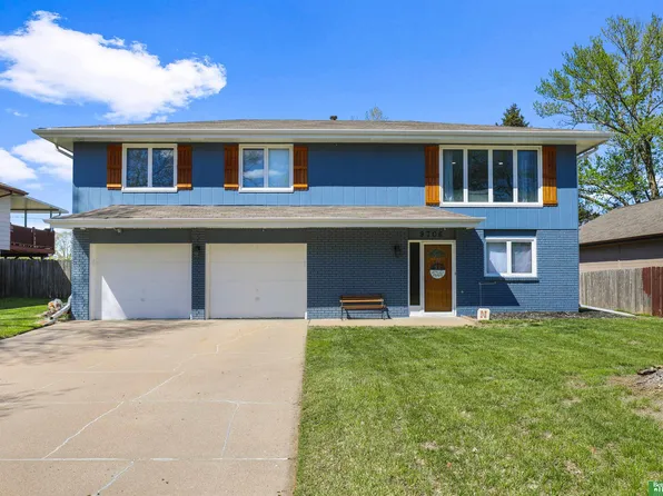 9706 Camden Ave, Omaha, NE 68134