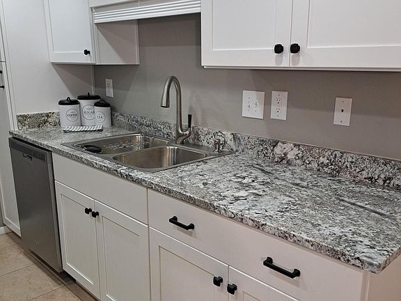 2nd image of 13264 W COUNTRYSIDE Drive