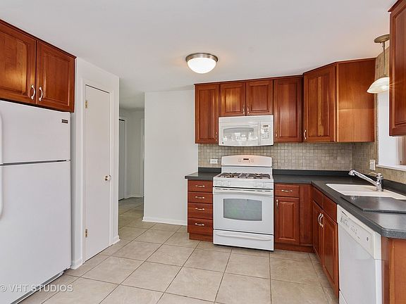 4th image of 245 N Smith St Unit 1W
