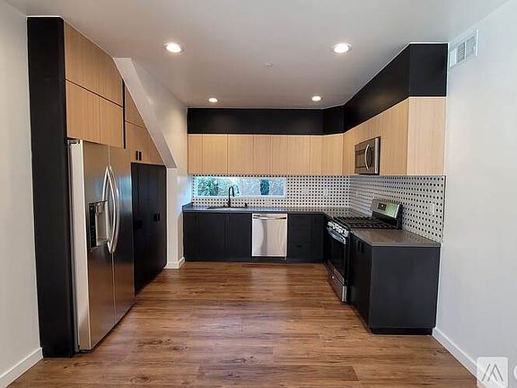 2nd image of 6032 Craner Ave #6032