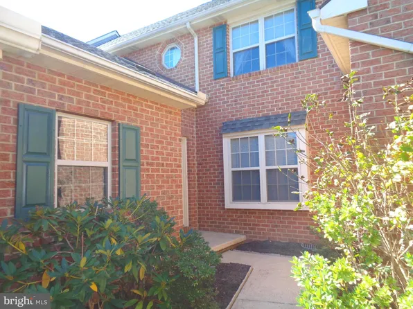 203 Pine Bridge Ln, Lancaster, PA 17603