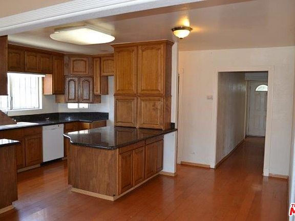 5th image of 537 N Serrano Ave