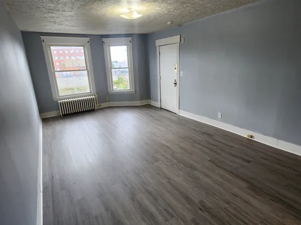 129 Oak St #7, Lewiston, ME 04240