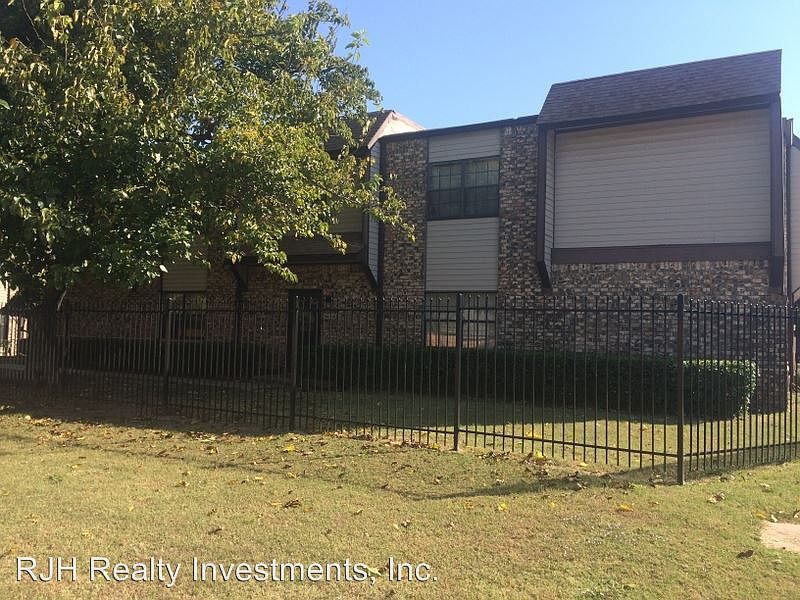 1st image of 401 12th Ave SE APT 293