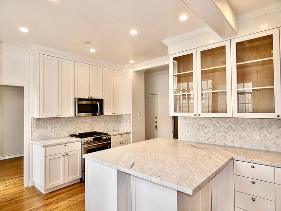 4th image of 2360 Pacific Ave APT 504