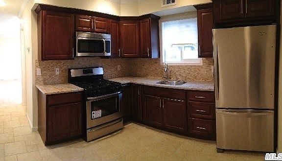 3rd image of 120 W 23rd St