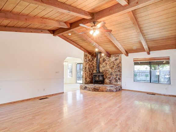 2nd image of 1744 Burgundy Dr