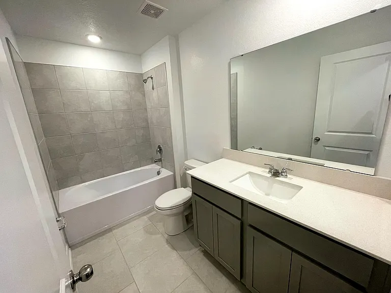 642 Bell Prairie Cir — Photo 17