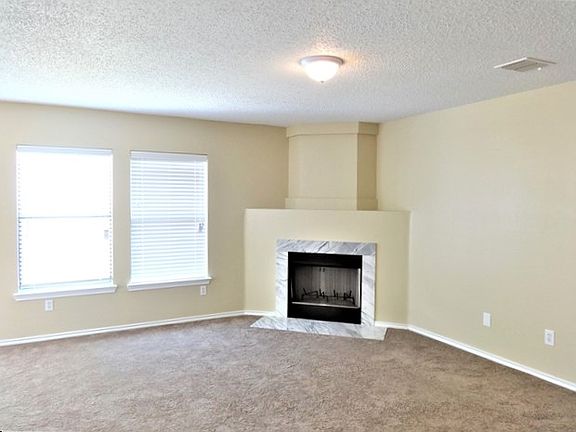 3rd image of 332 Beechwood Ln
