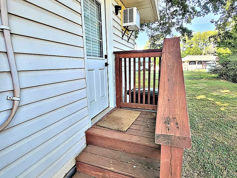 4321 Arlington Ct NW — Photo 3