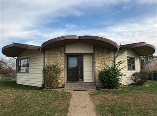 5032 NW 52nd St, Topeka, KS 66618