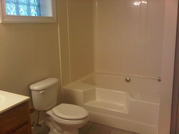 3rd image of 1805 Pennoyer Ave