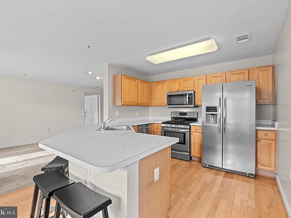 4th image of 15608 Everglade Ln #D201