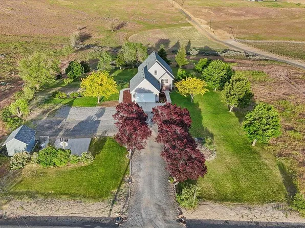 1501 Saint Hilaire Rd, Yakima, WA 98901