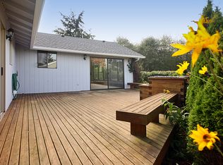 5492 Pleasant View Ln, Freeland, WA 98249