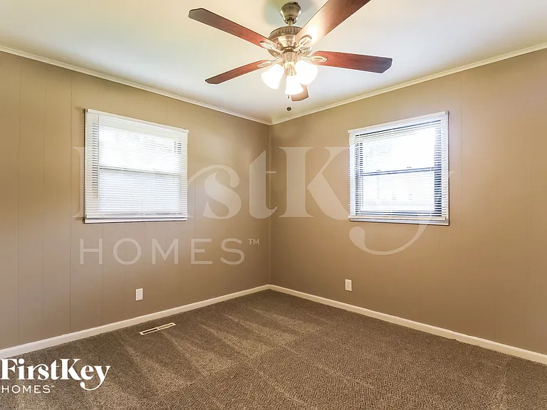 67 Austin Ave — Photo 8