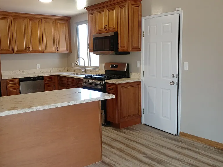 3315 Pepper Tree Ln — Photo 6