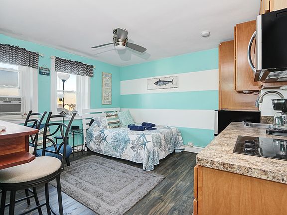 2nd image of 807 8th St Unit 515