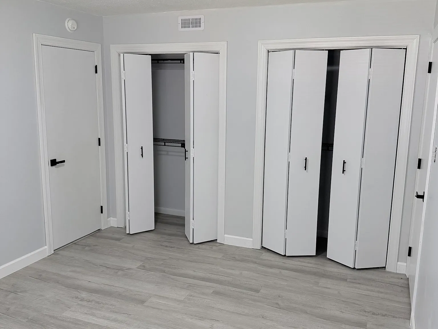 569 Ayrshire Way — Photo 3
