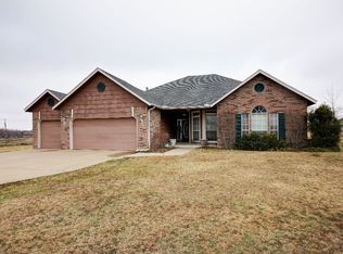 10797 E Canyon Oaks Rd, Claremore, OK 74017