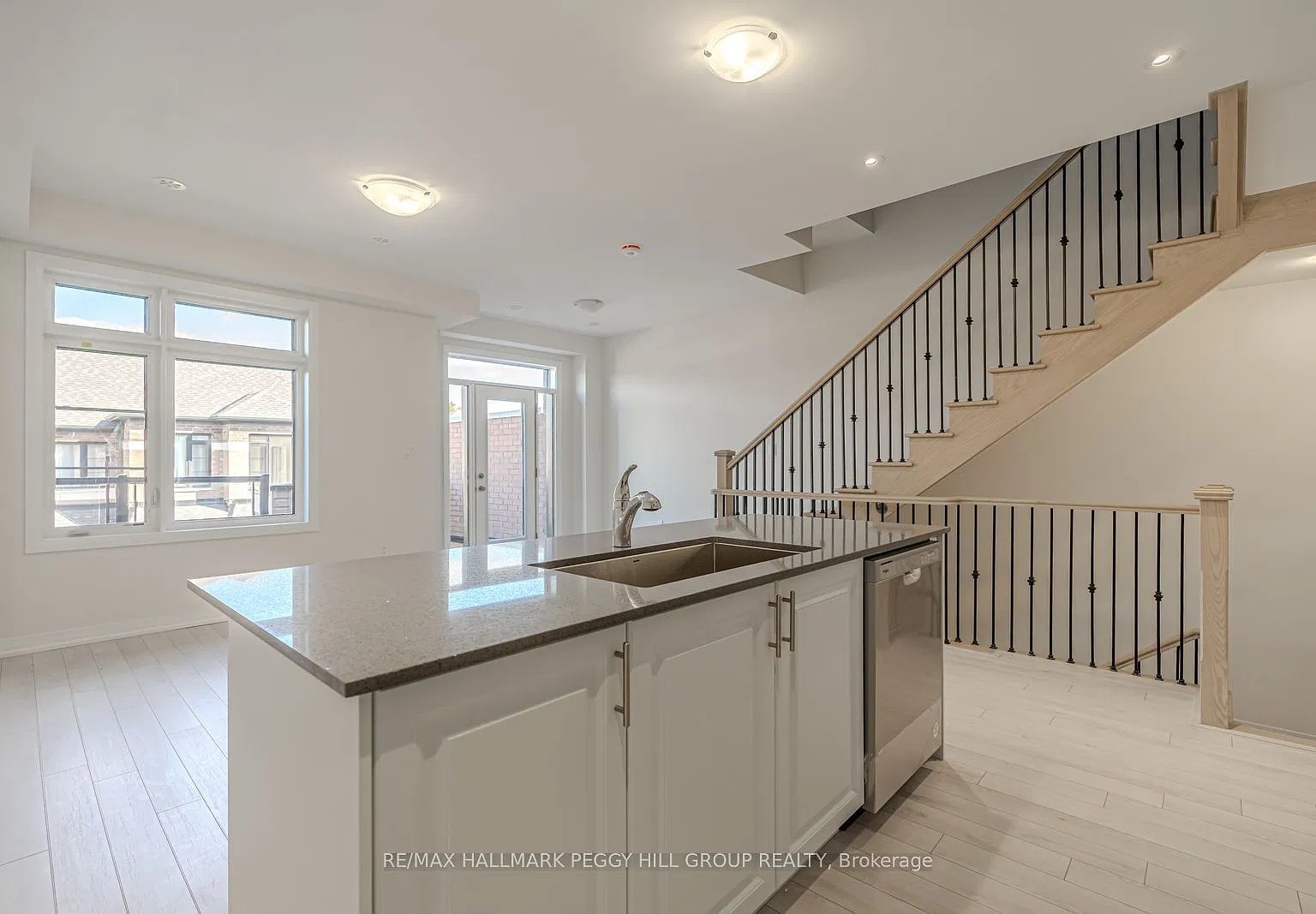 2 bed, $2,300 — Photo 4