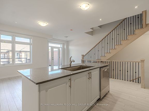 4th image of 31 Bluebird Ln