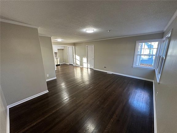 3rd image of 8132 Goodman St
