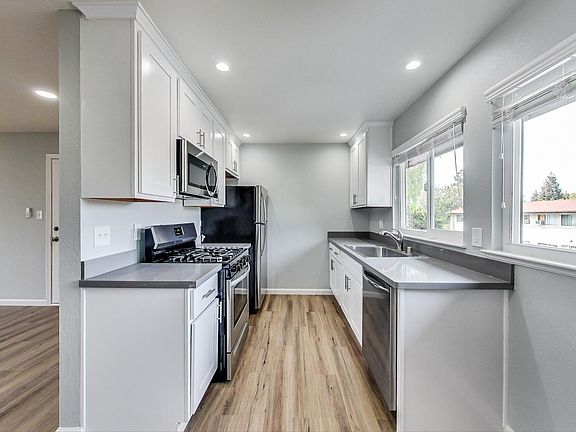 5th image of 300 Franciscan Ct Unit 19