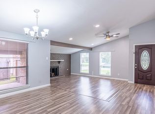 15510 Sierra Valle Dr, Houston, TX 77083