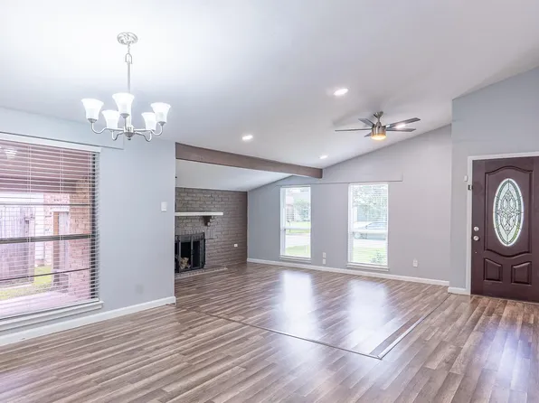 15510 Sierra Valle Dr, Houston, TX 77083