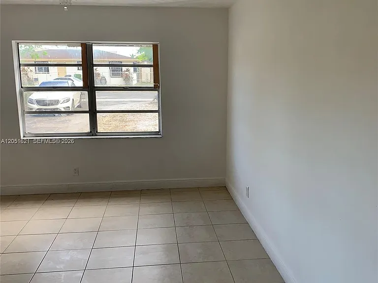 308 NW 9th St — Photo 12
