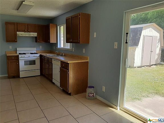 4th image of 1714 West Ln