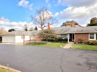 57 S Wolf Rd, Wheeling, IL 60090