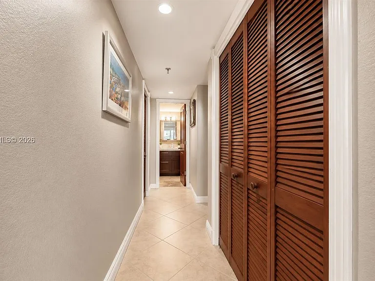 2401 Collins Ave #1709 — Photo 19