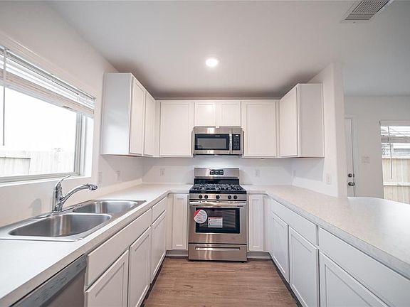 2nd image of 4131 Zavala Mill St