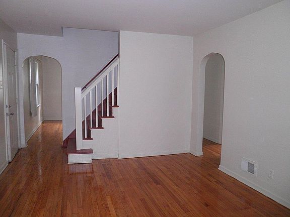5th image of 16926 Crane Ave