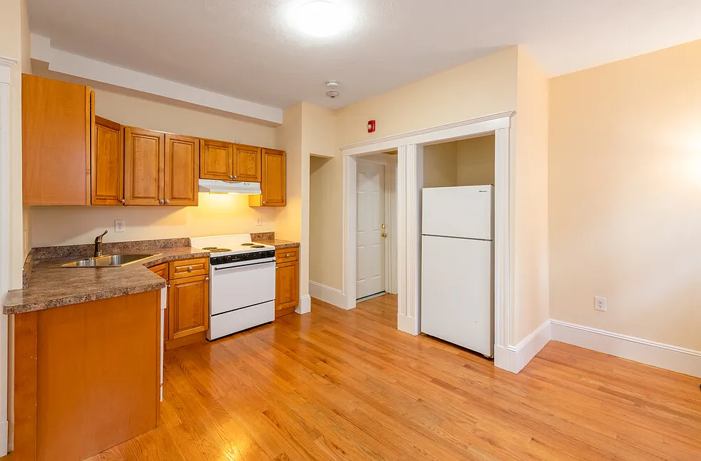 4 bed, $3,995 — Photo 4