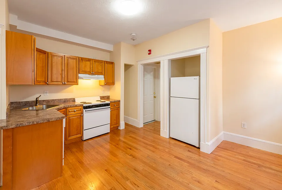 887 Huntington Ave #2
