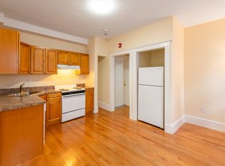 887 Huntington Ave APT 3, Boston, MA 02115