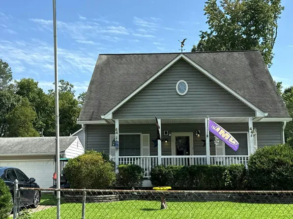 44 9th St, Colonial Beach, VA 22443