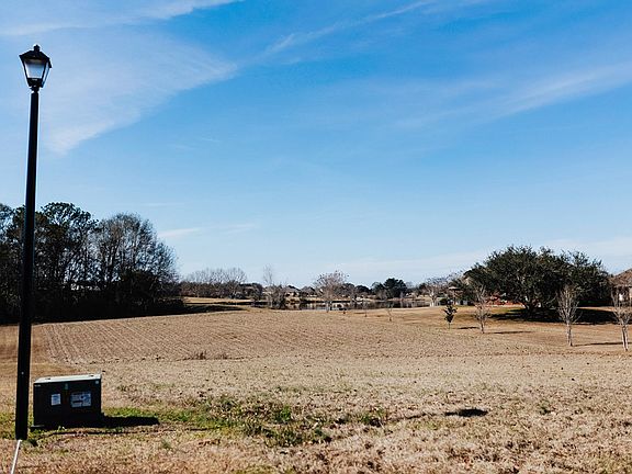 3rd image of 109 Shore Crest Cir