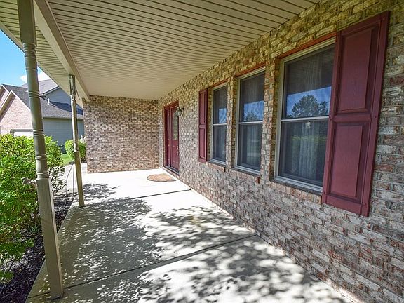 4th image of 558 Greensward Dr
