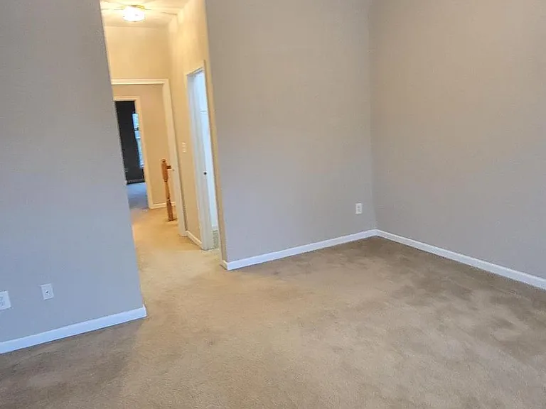 20479 Greymont Ter — Photo 17