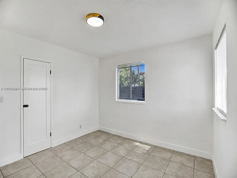708 N 20th Ct #1-2 — Photo 36