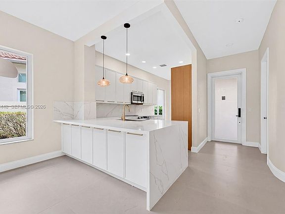 3rd image of 2546 NW 52nd St