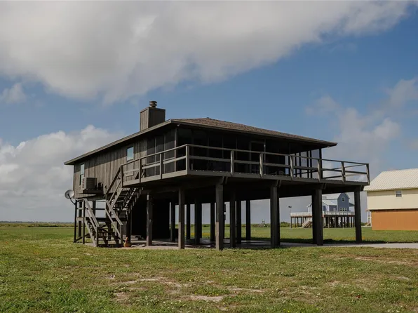 352 Driftwood Dr, Matagorda, TX 77457