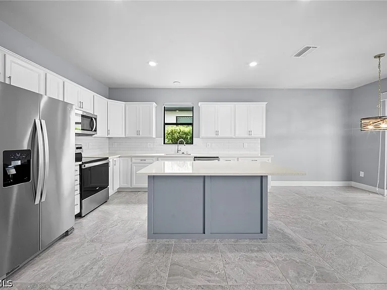 3685 E Hampton Cir — Photo 13