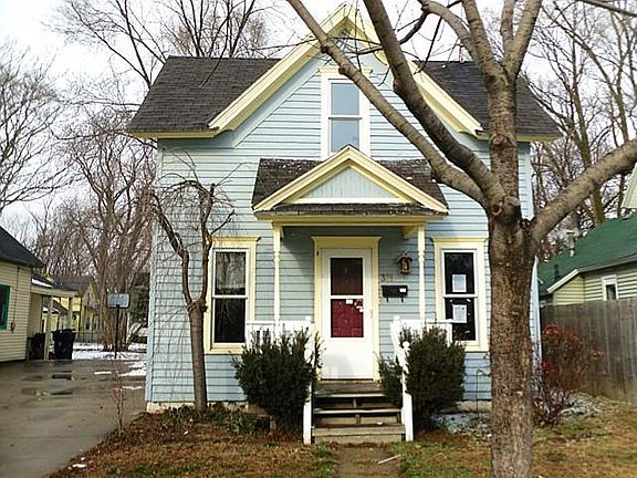 2nd image of 321 W 15th St