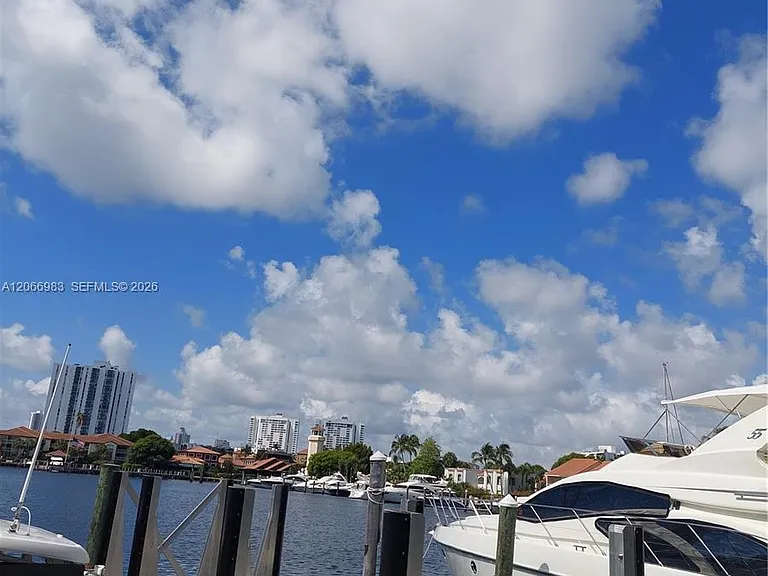 3610 Yacht Club Dr #514 — Photo 31